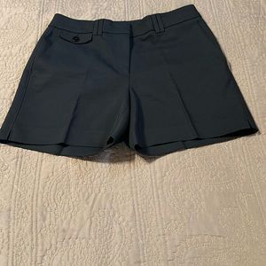 White House Black Market 5 in Shorts! Size 2! Excellent Condition!